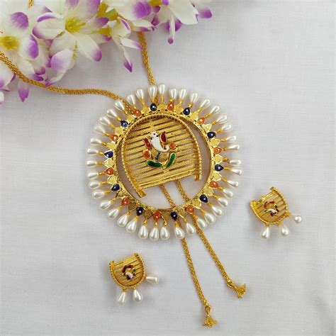 Gold Plated Kulo Design Meenakari Shell Work Tie Chain – THE ALANKARA