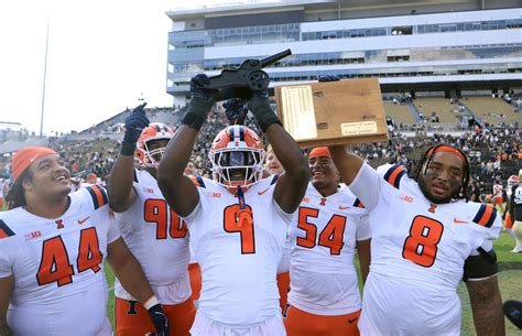 Illinois football kicker sets field goal, scoring records for Illini