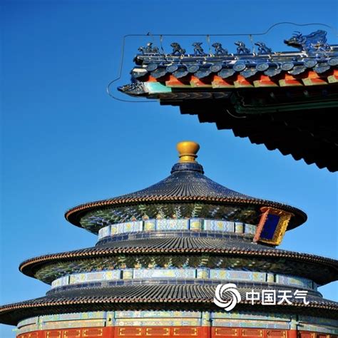 北京碧空如洗 “水晶蓝”映衬下古建筑更显雄伟-图片-中国天气网