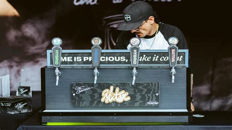 What is a Budtender & How Do You Become One? | Zen Leaf