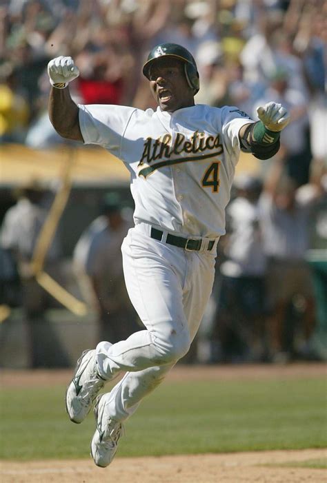 2002 A's watch closely as Indians go for AL consecutive-wins record