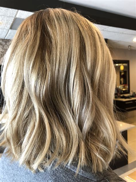 Short hair with blonde highlights | Blonde highlights short hair, Short ...