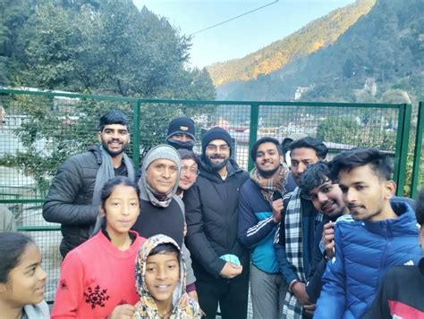 Virat Kohli, Anushka Sharma in Uttarakhand with their little one Vamika ...