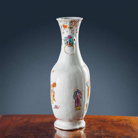 (Venduto) Vaso in porcellana, Cina, periodo Yongzheng (1723-1735 ...