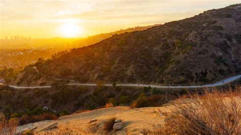 15 Best Hikes in Los Angeles, From Malibu to Mount Baldy - Briefly