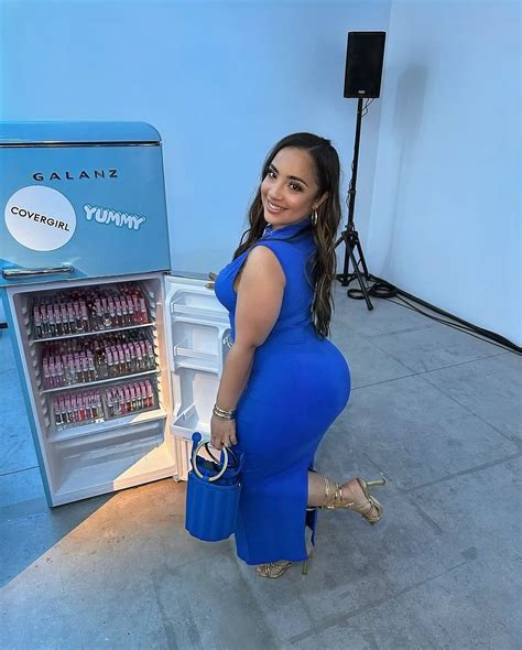 We All Want Her | Promotions 💨 | Happy Monday @jdoll.05 ️ Follow @loveherwalkaway for more 🔥 ...