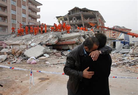 土耳其发生两次7.8级地震 多栋建筑倒塌救援工作紧张进行中-天气图集-中国天气网