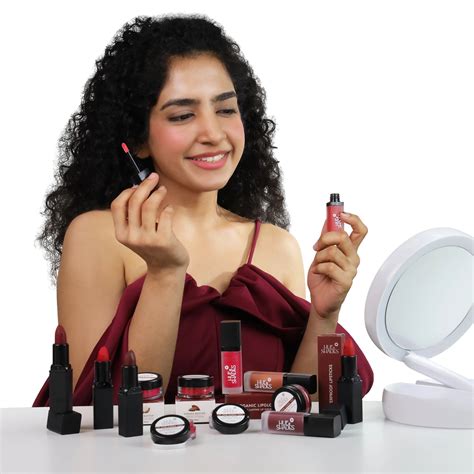 Best Lip Gloss for Dry Lips. Natural & Nourishing from – Hue And Shades