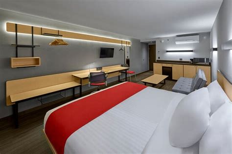 CITY EXPRESS BY MARRIOTT ENSENADA - Specialty Hotel Reviews, Photos ...
