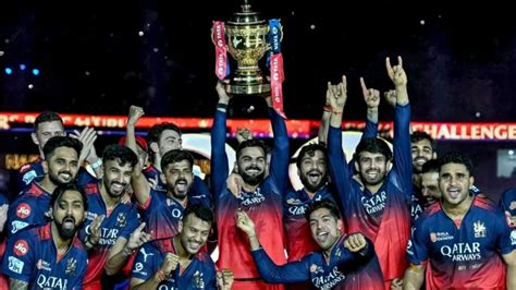 RCB அணியை வாங்க ஏகப்பட்ட போட்டி.. பெங்களூரு பெரிய தலைகள் எல்லாம் ...