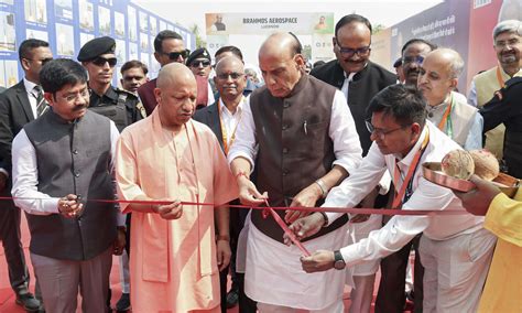 SHAURYA VAN PROJECT | Yogi, Rajnath plant saplings at BrahMos facility ...