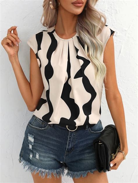 SHEIN Privé Graphic Print Plicated Detail Blouse | SHEIN USA