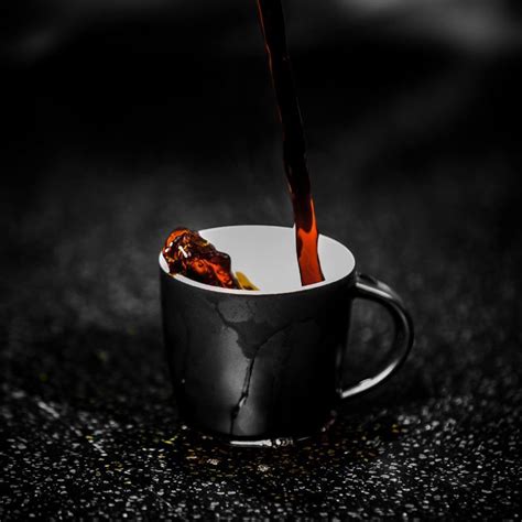 Why is Acqua di Cristallo Tributo a Modigliani the most expensive water?