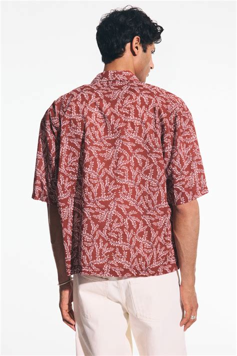 Relaxed Fit Short-sleeved cotton shirt - Dark red/Patterned - Men | H&M IN