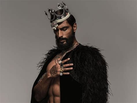 Five times Prateik Jain flaunted his ripped abs!