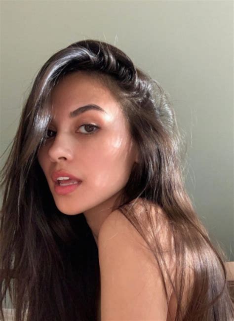 La increíble historia de una mujer que se casó con un hombre creado con inteligencia artificial