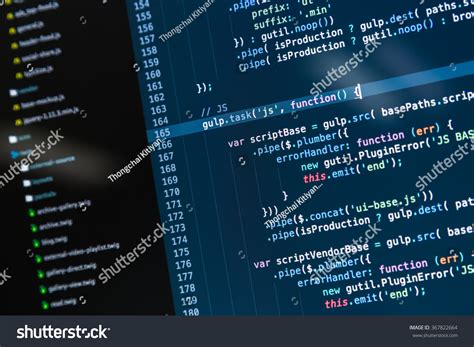 JavaScript Coding On Laptop Image 的图像结果