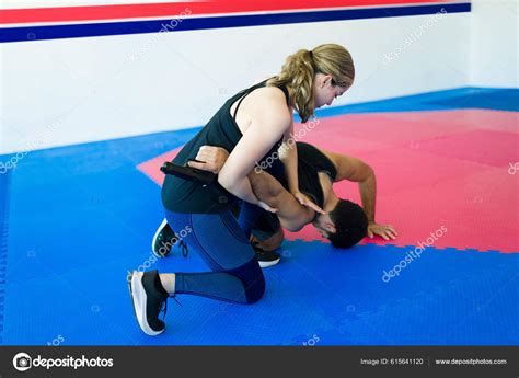 Very Strong Women Fighting Men