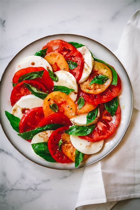 Caprese Salad Recipe (Insalata Caprese)
