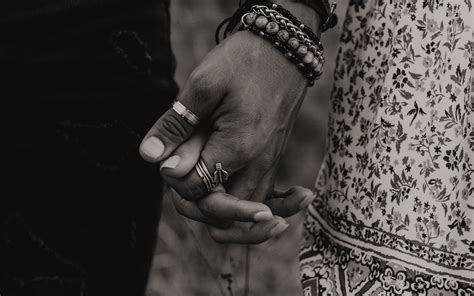 Download wallpaper 2560x1600 hands, couple, bw, love, romance, rings ...