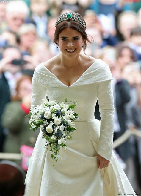 英国尤金妮公主大婚 婚纱上这个细节感动了所有人_凤凰时尚