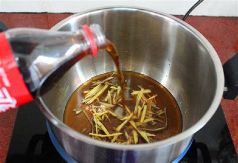 可乐姜茶的做法_图解在家怎么煮可乐姜茶才好喝-聚餐网
