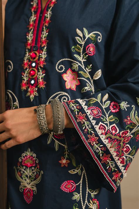 EMBROIDERED KAFTAN (E4390/103/619) – Nour