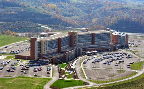 United Hospital Center (UHC) in Bridgeport, West Virginia, | Hospitales