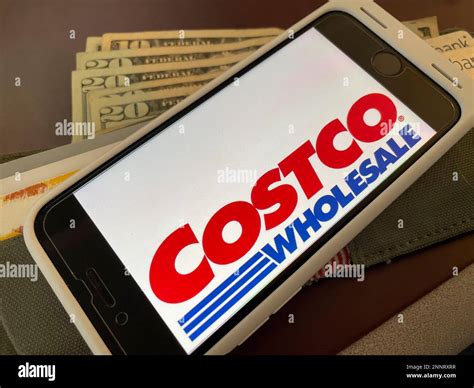 Photo by: STRF/STAR MAX/IPx 2021 2/25/21 Costco raising minimum wage to ...