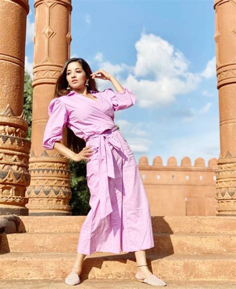 Monalisa Looks Like A Dream in These Pictures