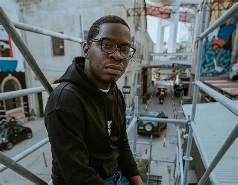 ASTRONAUTA - Kelson Most Wanted - LETRAS.COM