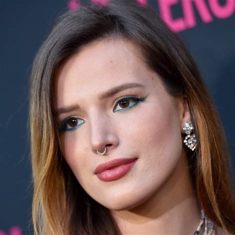 Bella Thorne responds to revenge porn with nude photos on Twitter