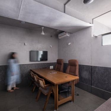Rayari Office Interior | Design Context Studio
