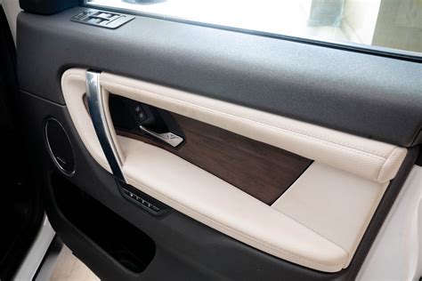 Land Rover Discovery Sport R Dynamic SE | Cars.co.in