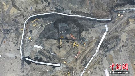 青海柴达尔煤矿事故救援：钻井设备已确认好打孔位置