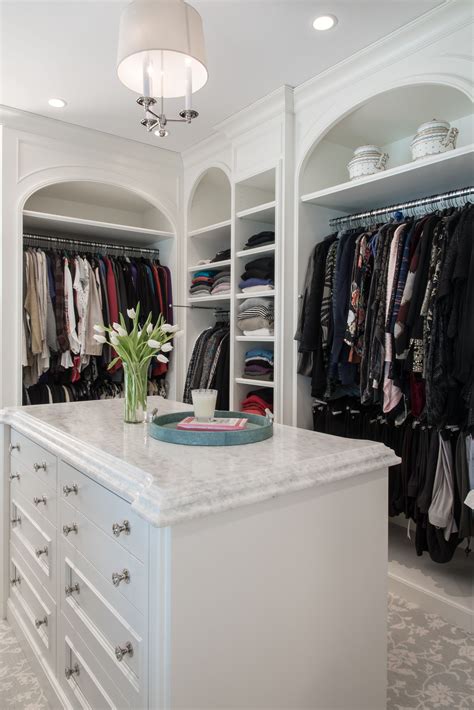 7 Space-Saving Master Bedroom Closet Ideas – HOMYSTYLE