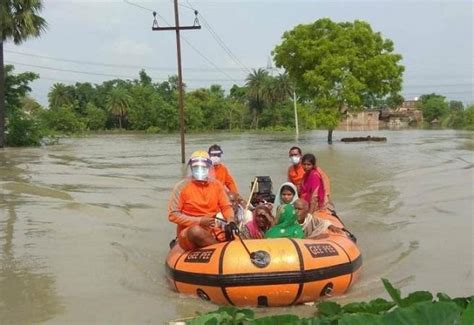 Rescue, relief in full swing in flood-hit Bhadrachalam - IBTimes India
