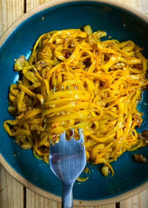 Zucchini Noodles in njh Italian Chilli oil (Vegan and Non-veg ...
