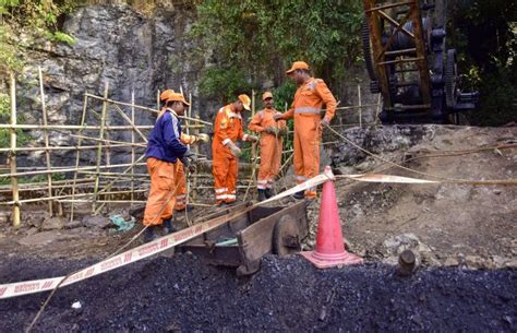 Indian Navy Resumes Retrieval Operation In Meghalaya Mine 24 Hours ...