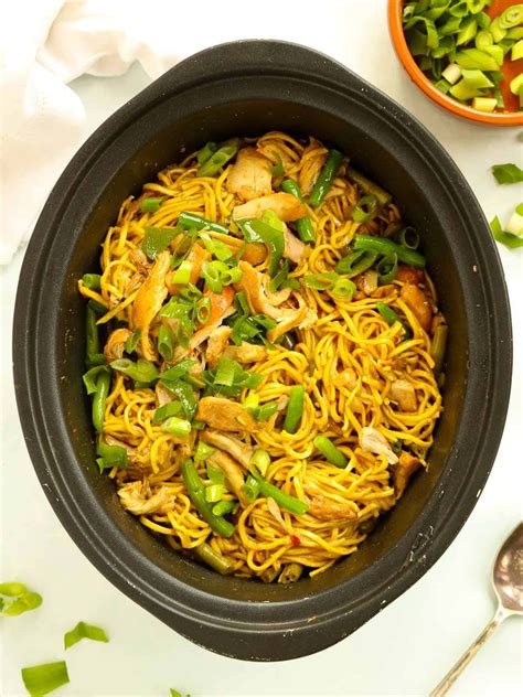 Slow Cooker Chicken Noodles {with Curry Sauce}
