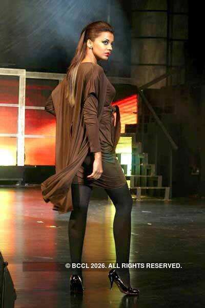 Mugdha on ramp Pics | Mugdha on ramp Photos | Mugdha on ramp Portfolio ...