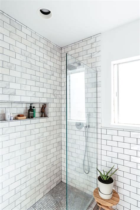15 Stylish Tiles For Bathroom Walls – HOMYSTYLE