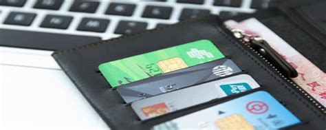 信用卡有效期到期，持卡者应如何更换新卡 - 每日头条