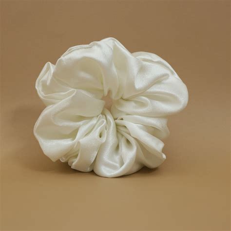 White Scrunchie – Boxiva Luxury Gifting