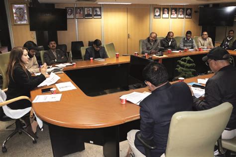 Mayor holds meeting with officials to review work of removing GVP