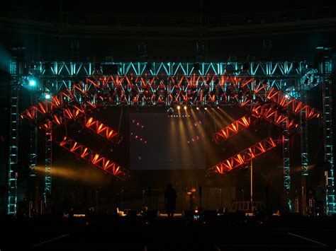 Stage Light Truss | Concert stage design, Stage lighting, Stage lighting design