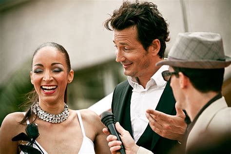 Interview a Famous Person 的图像结果