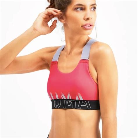 Sara Ali Khan works out at home in a black crop top, neon pink bra and ...