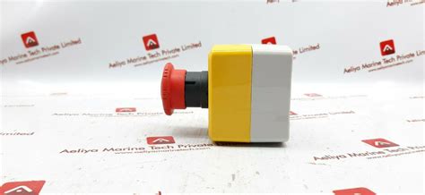 Telemecanique cm12 pg 13.5 iso 20 safety button – Aeliya Marine