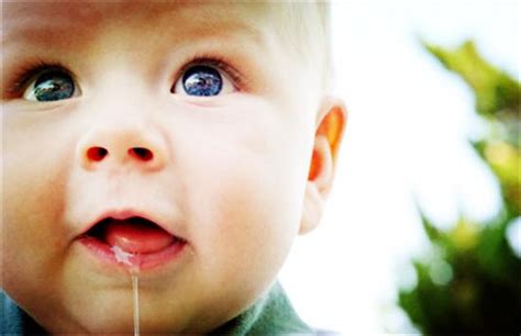 小宝宝流口水不止长牙那么简单！可能疾病征兆|流口水|疾病|宝宝_新浪育儿_新浪网